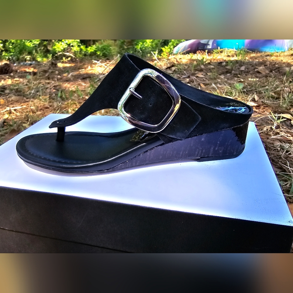 Donald Pliner Oltina Sandals 8